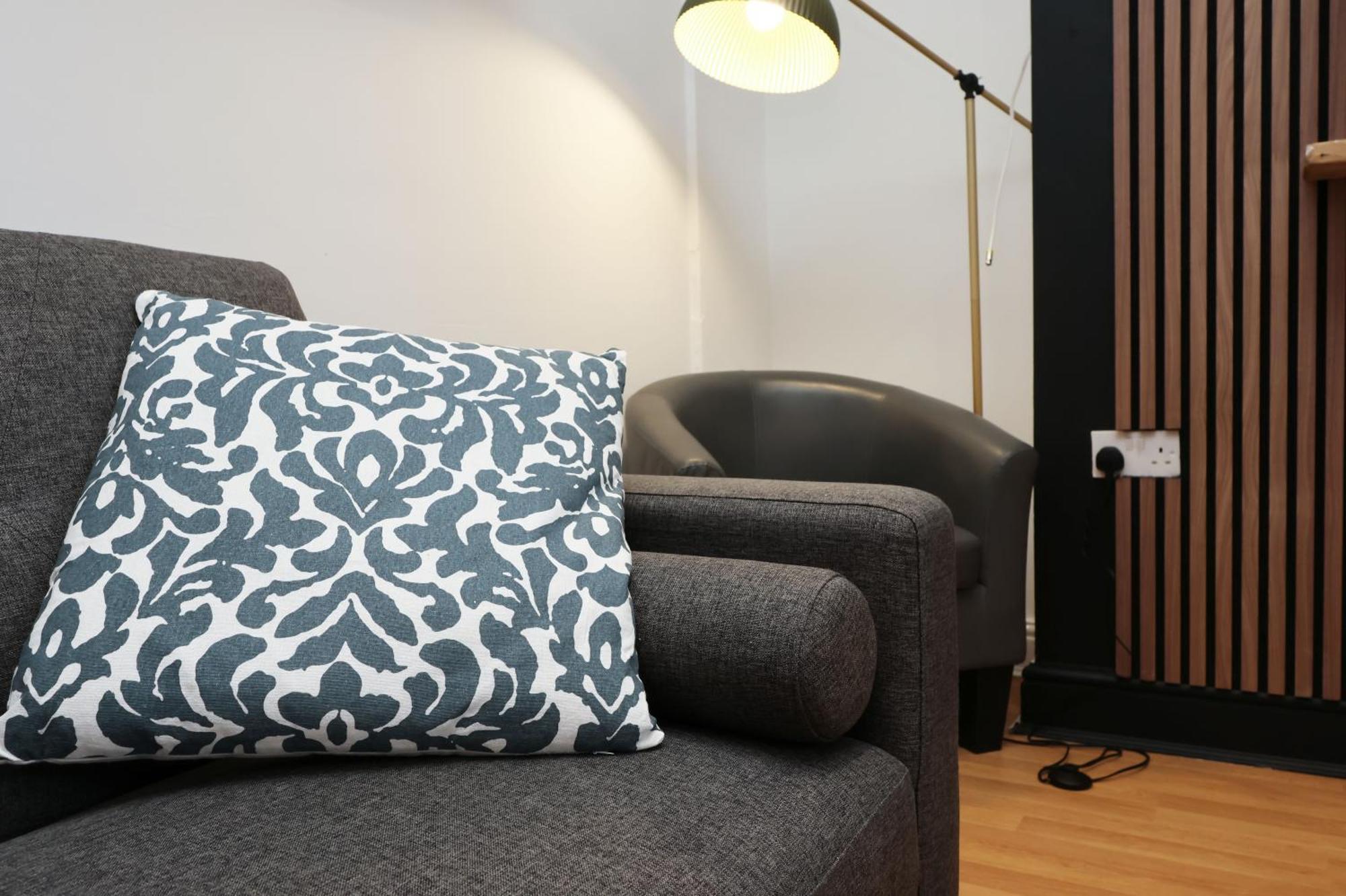Viewing Deck, On-Street Parking, Tv In Every Room سوانسي المظهر الخارجي الصورة